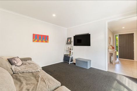 Photo of property in 773 Waitakere Road, Kumeu, 0891