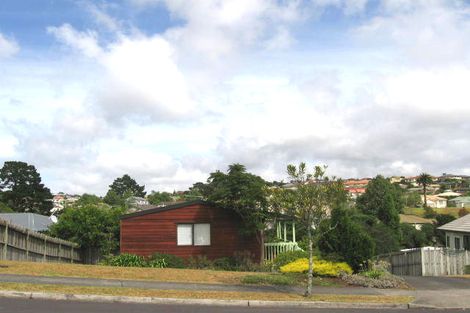 Photo of property in 7 Mallard Place, Unsworth Heights, Auckland, 0632