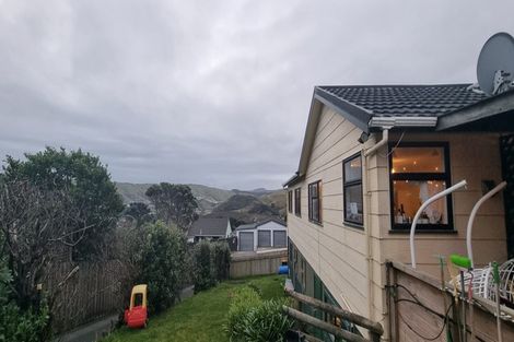 Photo of property in 142 Mark Avenue, Grenada Village, Wellington, 6037