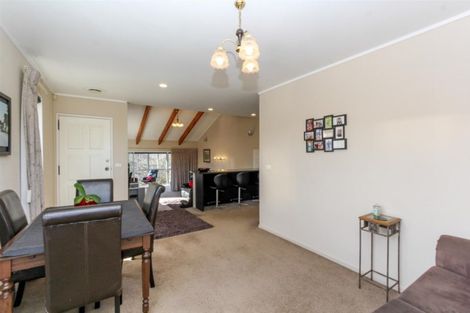 Photo of property in 54 Karina Road, Merrilands, New Plymouth, 4312