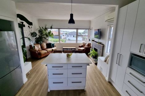 Photo of property in 94 Hillsborough Road, Hillsborough, Auckland, 1042