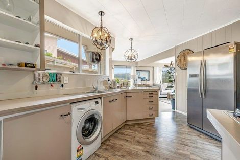 Photo of property in 33 Ernest Street, Ranui, Porirua, 5024