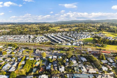 Photo of property in 1/729 Swanson Road, Swanson, Auckland, 0612