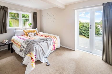 Photo of property in 56 Glanmire Road, Newlands, Wellington, 6037