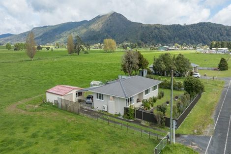 Photo of property in 138 Waller Street, Murchison, 7007