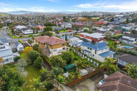 Photo of property in 44 Bradbury Road, Botany Downs, Auckland, 2010
