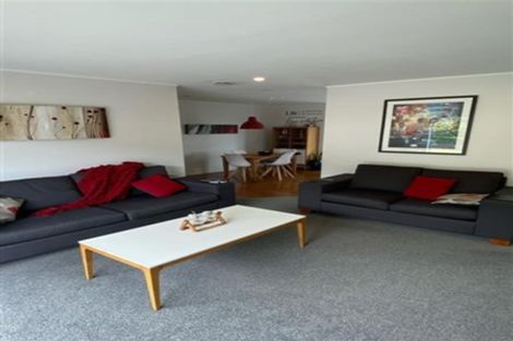 Photo of property in 2/11 Parramatta Place, Botany Downs, Auckland, 2010