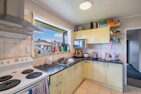 Photo of property in 18 Ashgrove Road, Mangere, Auckland, 2022