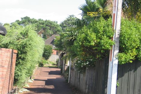 Photo of property in 2/18 Mahara Avenue, Birkenhead, Auckland, 0626