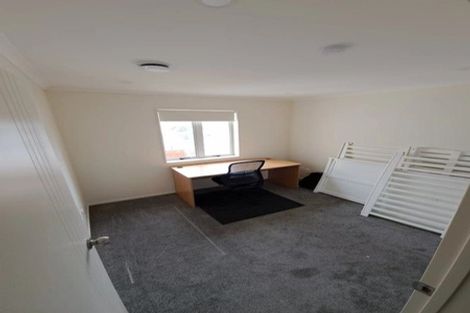 Photo of property in 17 Warbler Crescent, Papakura, 2110