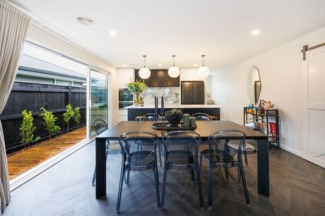 Photo of property in 6 Solitude Crescent, Kelvin Grove, 4414