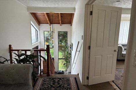 Photo of property in 86 Gosford Drive, Botany Downs, Auckland, 2010