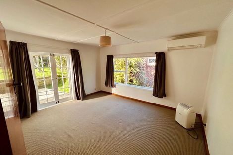Photo of property in 79 Kaurilands Road, Titirangi, Auckland, 0604