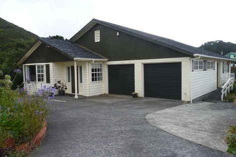 Photo of property in 8 Epping Grove, Karori, Wellington, 6012