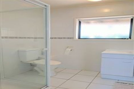 Photo of property in 2/1 Frieston Road, Milford, Auckland, 0620