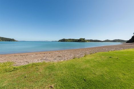 Photo of property in 250 Paroa Bay Road, Russell, 0272