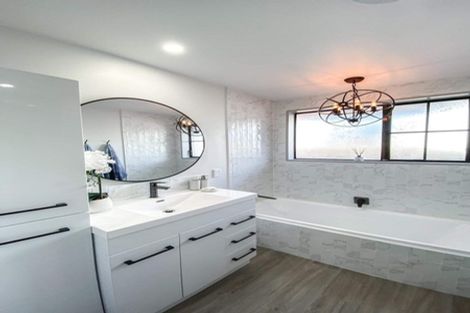 Photo of property in 15 Flaxwood Lane, Waltham, Christchurch, 8023