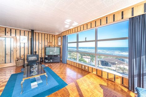 Photo of property in 8 Kapiti Terrace, Castlecliff, Whanganui, 4501