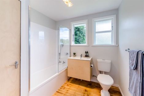 Photo of property in 26 Te Miti Street, Paekakariki, 5034