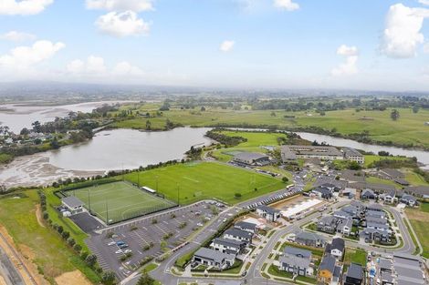 Photo of property in 35 Hayfield Way, Karaka, Papakura, 2113