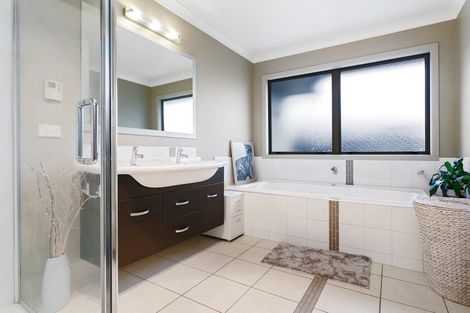 Photo of property in 3 Cooper Crescent, Cambridge, 3434