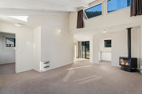 Photo of property in 6a Dart Place, Fernhill, Queenstown, 9300