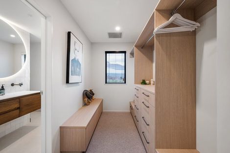 Photo of property in 72 Kirimoko Crescent, Wanaka, 9305