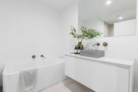 Photo of property in 270 Major Hornbrook Road, Mount Pleasant, Christchurch, 8081