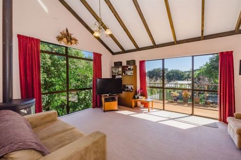 Photo of property in 85 Leinster Avenue, Raumati South, Paraparaumu, 5032