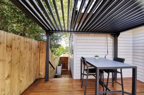 Photo of property in 57e Hogans Road, Glenfield, Auckland, 0629