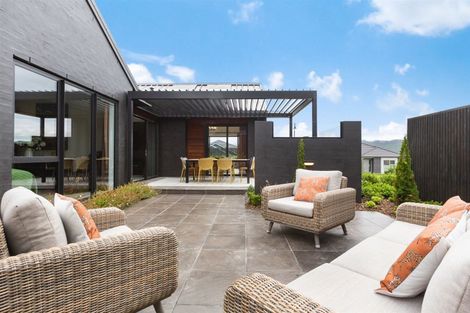 Photo of property in 16 Rotorua Grove, Aotea, Porirua, 5024