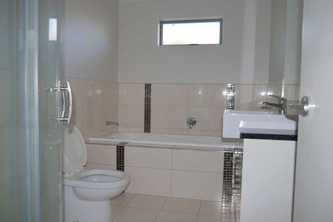 Photo of property in 4 Liscooly Place, Flat Bush, Auckland, 2019