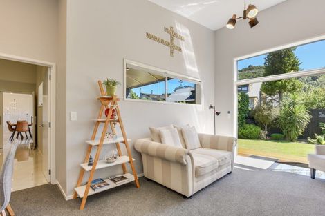 Photo of property in 15 Whitby Close, Waikawa, Picton, 7220