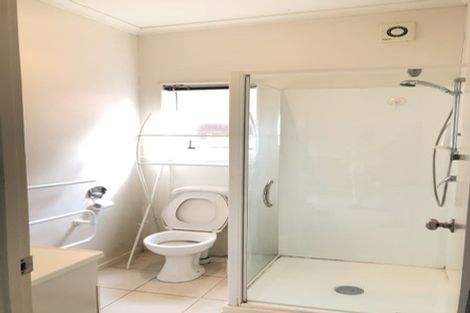 Photo of property in 10 Brashier Circle, Sunnyvale, Auckland, 0612