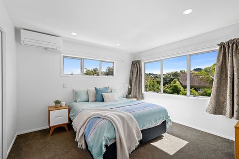 Photo of property in 32 John Downs Drive, Browns Bay, Auckland, 0630