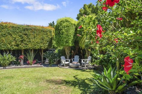 Photo of property in 12a Wainoni Heights, Greenhithe, Auckland, 0632