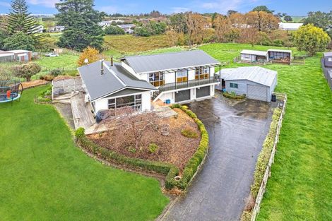 Photo of property in 35 Weraroa Road, Waverley, 4510