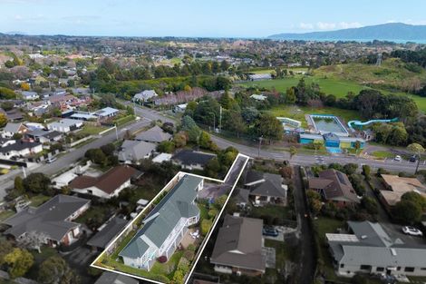 Photo of property in 51 Ngarara Road, Waikanae, 5036
