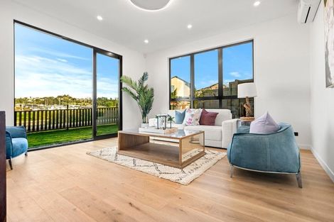 Photo of property in 24 Streamview Way, Long Bay, Auckland, 0630