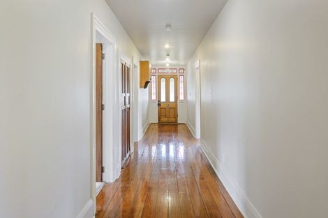 Photo of property in 3 Queen Street, Coalgate, 7673