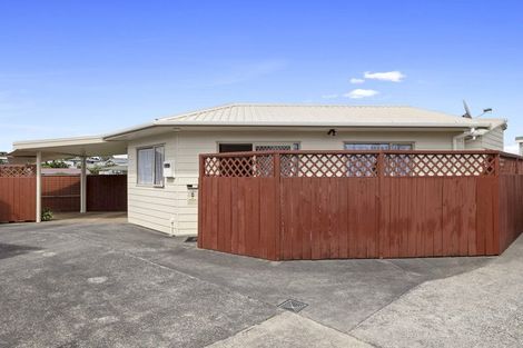 Photo of property in 3/9 Kelvin Place, Westown, New Plymouth, 4310
