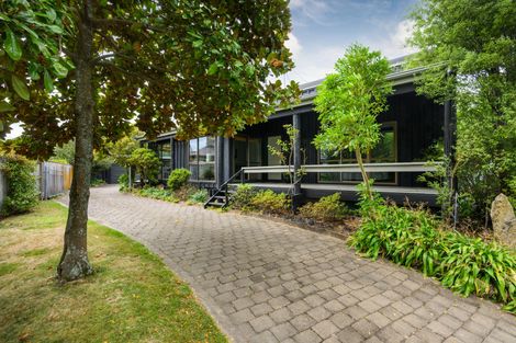 Photo of property in 3 Earl Place, Hokowhitu, Palmerston North, 4410