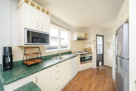 Photo of property in 22 Rhodes Drive, Kelvin Grove, Palmerston North, 4414