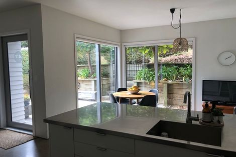 Photo of property in 47 Maungaraki Road, Korokoro, Lower Hutt, 5012