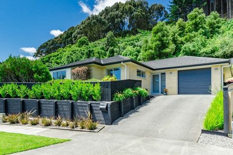 Photo of property in 11b Poneke Drive, Waikanae, 5036