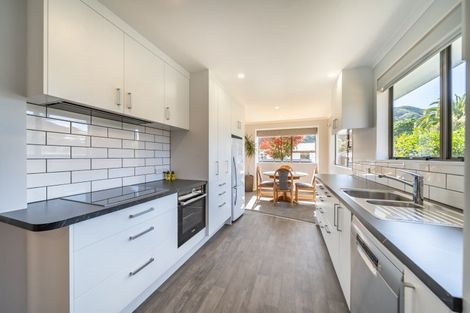 Photo of property in 83 Pasadena Crescent, Totara Park, Upper Hutt, 5018