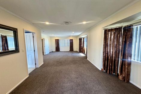 Photo of property in 24a Reeves Road, Pakuranga, Auckland, 2010