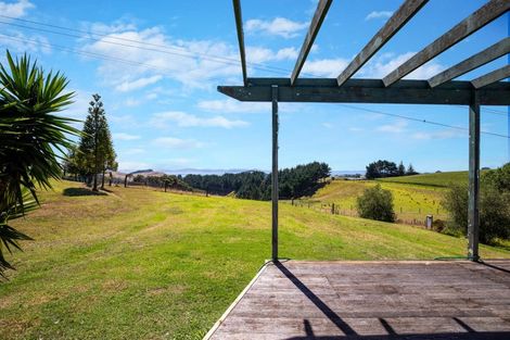 Photo of property in 2850 South Head Road, South Head, Helensville, 0874
