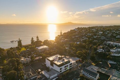 Photo of property in 12/423 Beach Road, Mairangi Bay, Auckland, 0630