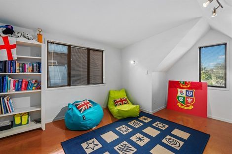 Photo of property in 1/18 Rossmore Terrace, Murrays Bay, Auckland, 0630